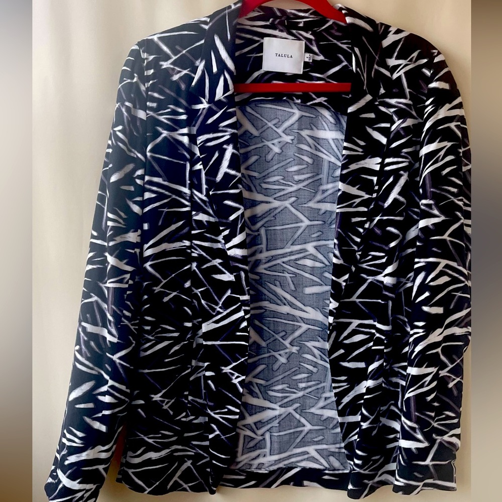 Talula unlined jacket from Aritzia.  Size 2.  Very lightweight.